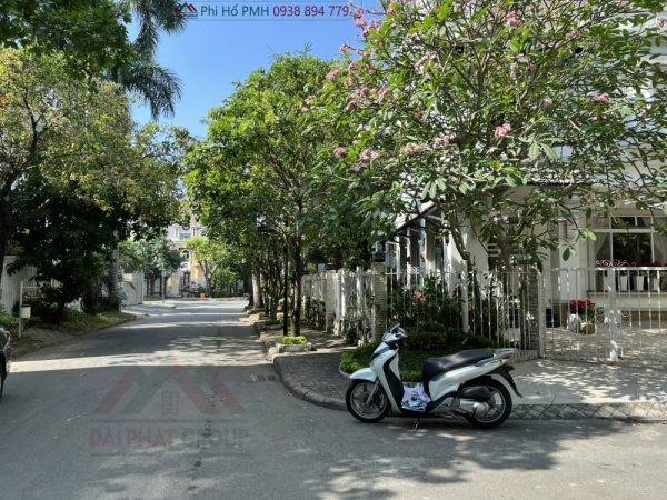 ban-biet-thu-my-thai-1-pmh-q7-gia-45-ty