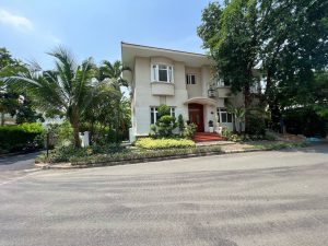 ban biet thu phu gia goc 3 mat tien duong lon 4