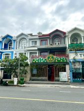 Bán & Cho Thuê Biệt Thự Mỹ Văn 1 Nhà Thô Vị Trí Đắc Địa, Tiện Ích Cao Cấp