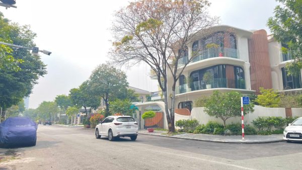 Bán Biệt Thự Tứ Lập Mỹ Phú 1 Căn Góc Gần 300m2 Có Thang Máy