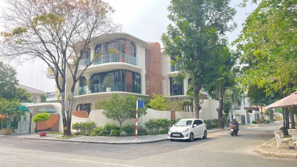 Bán Biệt Thự Tứ Lập Mỹ Phú 1 Căn Góc Gần 300m2 Có Thang Máy