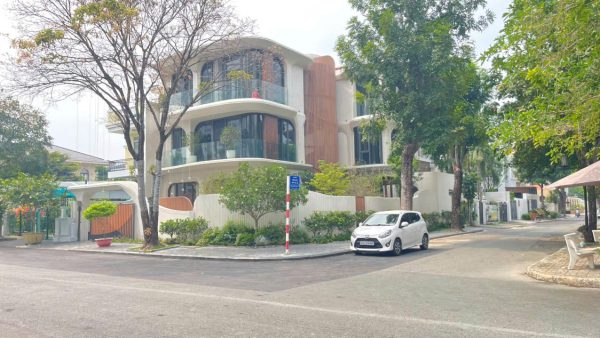 Bán Biệt Thự Tứ Lập Mỹ Phú 1 Căn Góc Gần 300m2 Có Thang Máy