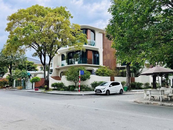 Bán Biệt Thự Tứ Lập Mỹ Phú 1 Căn Góc Gần 300m2 Có Thang Máy