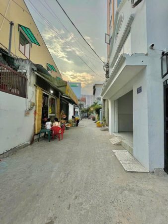 Bán Dãy Nhà Trọ Hẻm 30 Lâm Văn Bền 162.4m2 Với 9 Phòng Cho Thuê Sinh Lời Ổn Định