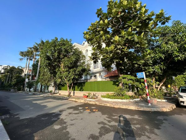 Biệt Thự Nam Thông 2 Góc 3 Mặt Tiền 285m2 Vị Trí Gần Nhiều Công Viên Lớn