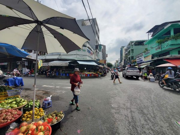 Bán Nhà Phố Góc 2 Mặt Tiền Ngay Chợ Tân Quy Trục Chính Đông Đúc