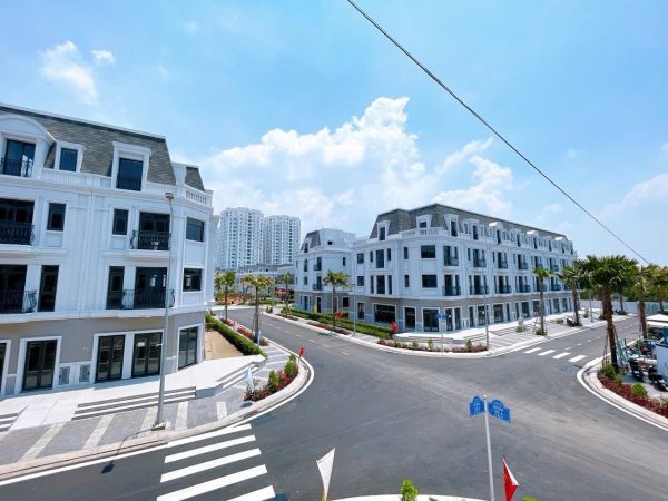 Bán Và Cho Thuê Nhà Phố The Amelie Villa Góc Hiếm Có 3 Mặt Tiền 201m² Đất 300m² Sàn Nhà Thô Thuận Tiện Thiết Kế