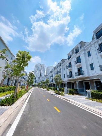 Bán Và Cho Thuê Nhà Phố The Amelie Villa Góc Hiếm Có 3 Mặt Tiền 201m² Đất 300m² Sàn Nhà Thô Thuận Tiện Thiết Kế