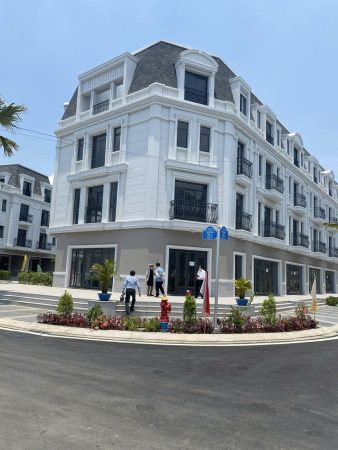Bán Và Cho Thuê Nhà Phố The Amelie Villa Góc Hiếm Có 3 Mặt Tiền 201m² Đất 300m² Sàn Nhà Thô Thuận Tiện Thiết Kế