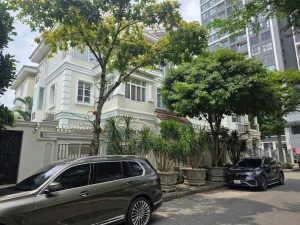 Bán Biệt Thự đơn Lập Mỹ Văn 2 Phú Mỹ Hưng 4 Phòng Ngủ, Có Hồ Bơi Riêng, Hướng Tây Bắc
