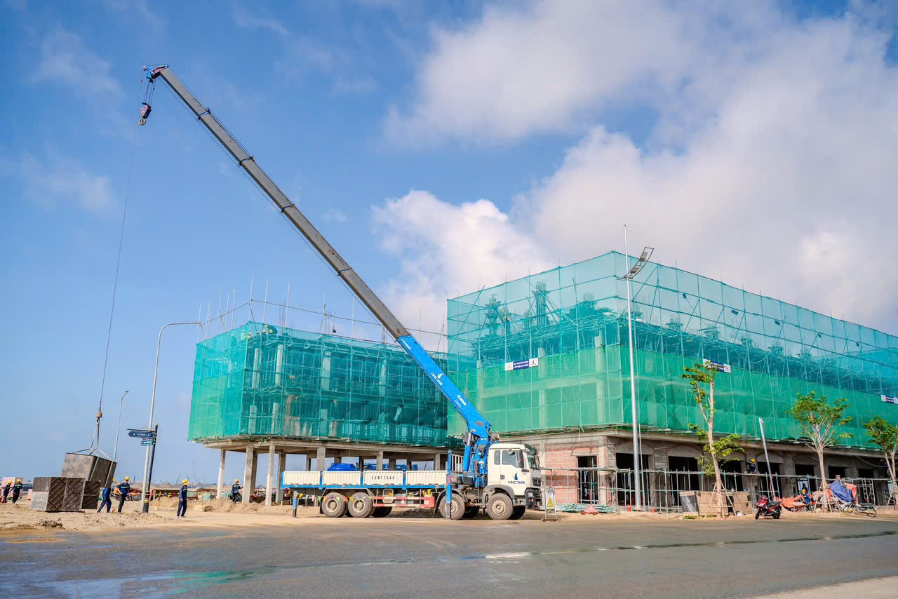 Cập Nhật Tiến Độ Vinhomes Cần Giờ Tháng 06/2026: Nhà Phố đầu Tiên Chuẩn Bị Bàn Giao
