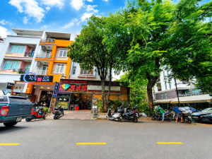 Bán Nhà Phố Góc Công Viên Hưng Gia 2 Phú Mỹ Hưng Diện Tích 8 X 18,5m đang Có Hợp đồng Thuê